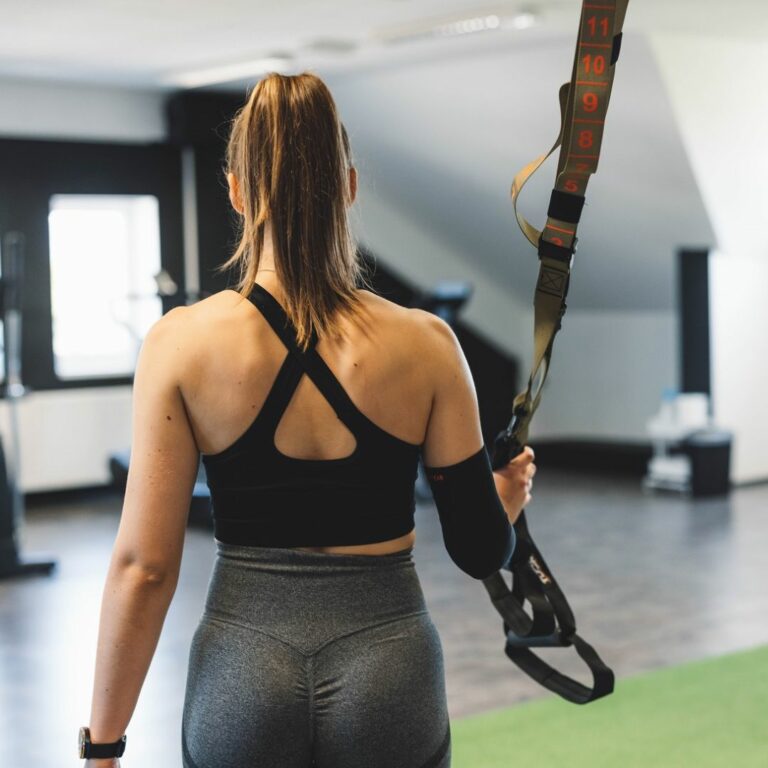 Toorx-Functional-Suspension-Trainer-Pro-–-FST-PRO-–-trakovi-za-vadbo-4-768x768 Toorx Functional Suspension Trainer Pro (FST PRO) – trakovi za vadbo z lastno telesno težo